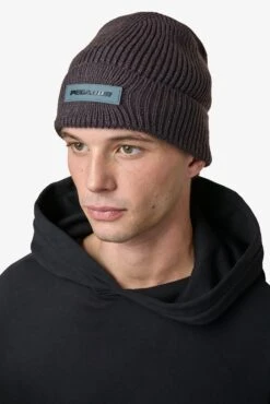 Pegador Logo Rubber Beanie Heavy Knit Dark Brown Black 7 Pegador Logo Rubber Beanie Heavy Knit Dark Brown Black -Pegador Sale Store 24053 PEGADOR BlackWeek Drop 1202 1 1