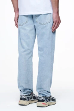 Kelton Straight Jeans Washed Light Blue -Pegador Sale Store PEGADOR FINER THINGS ECOMMERCE MALE PANTS0474