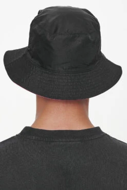 Juan Reversible Bucket Hat Black Strawberry -Pegador Sale Store PGDR LAST MINUTE E COMMERCE43887