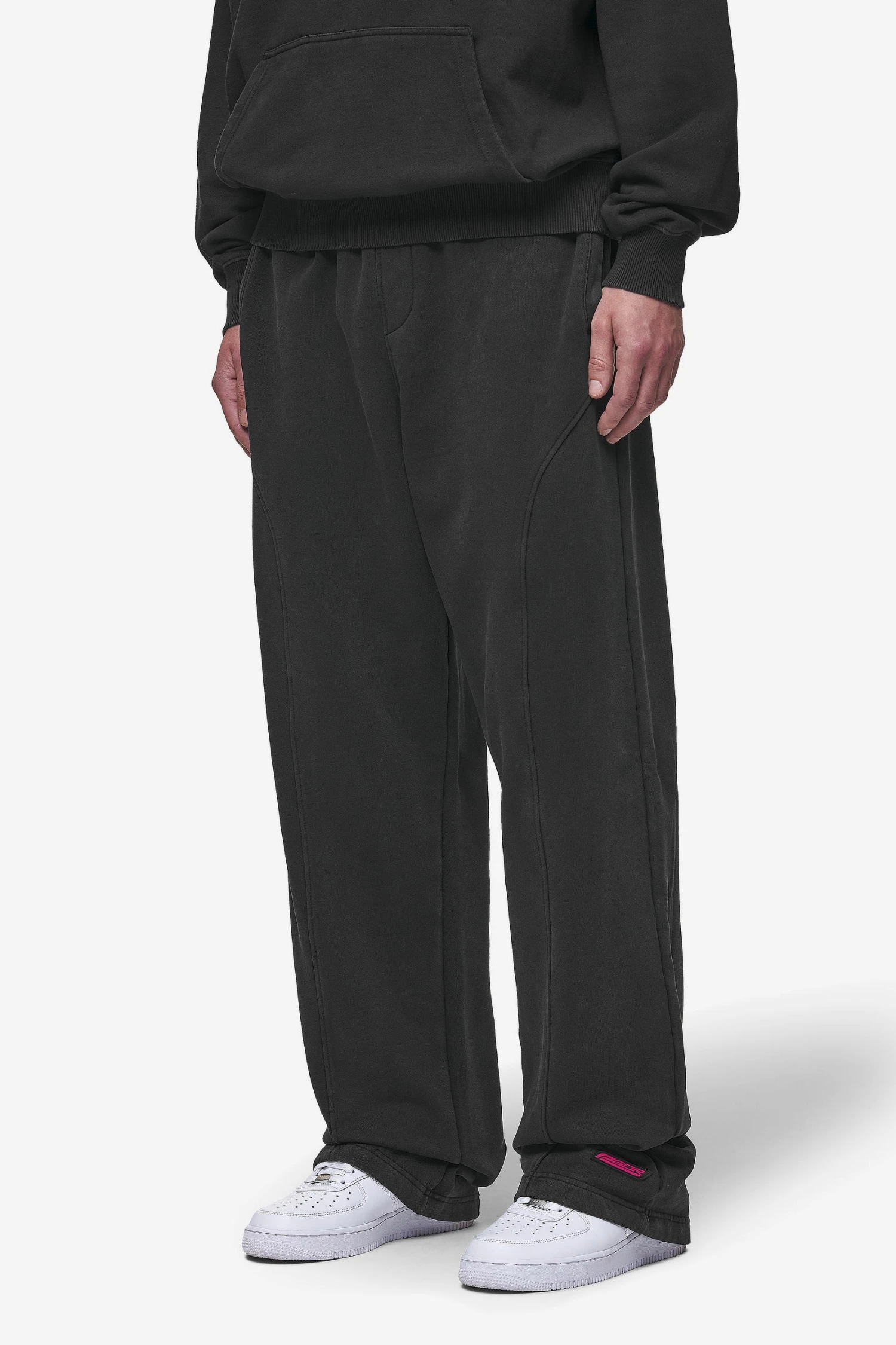 Conven Loose Sweat Pants Vintage Black 1 Conven Loose Sweat Pants Vintage Black