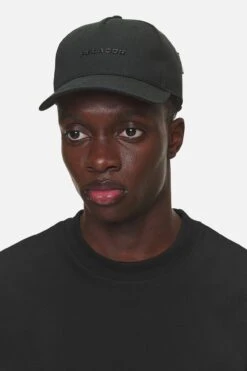 Logo Cap Black -Pegador Sale Store PGDR NEVER TOO LATE ECOMMERCE MALE CAPS23