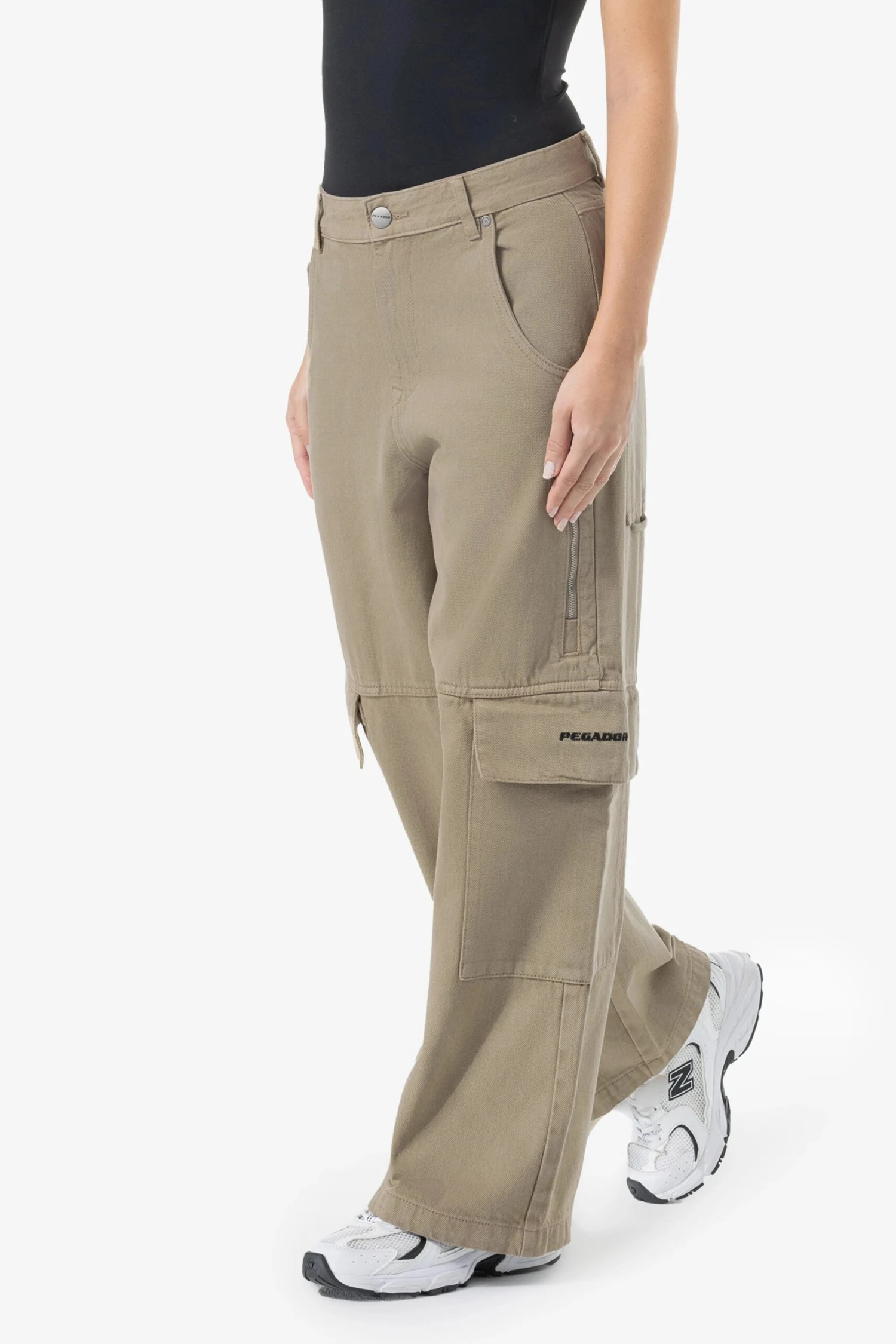 Taily Super Baggy Cargo Jeans Desert Taupe 1 Taily Super Baggy Cargo Jeans Desert Taupe