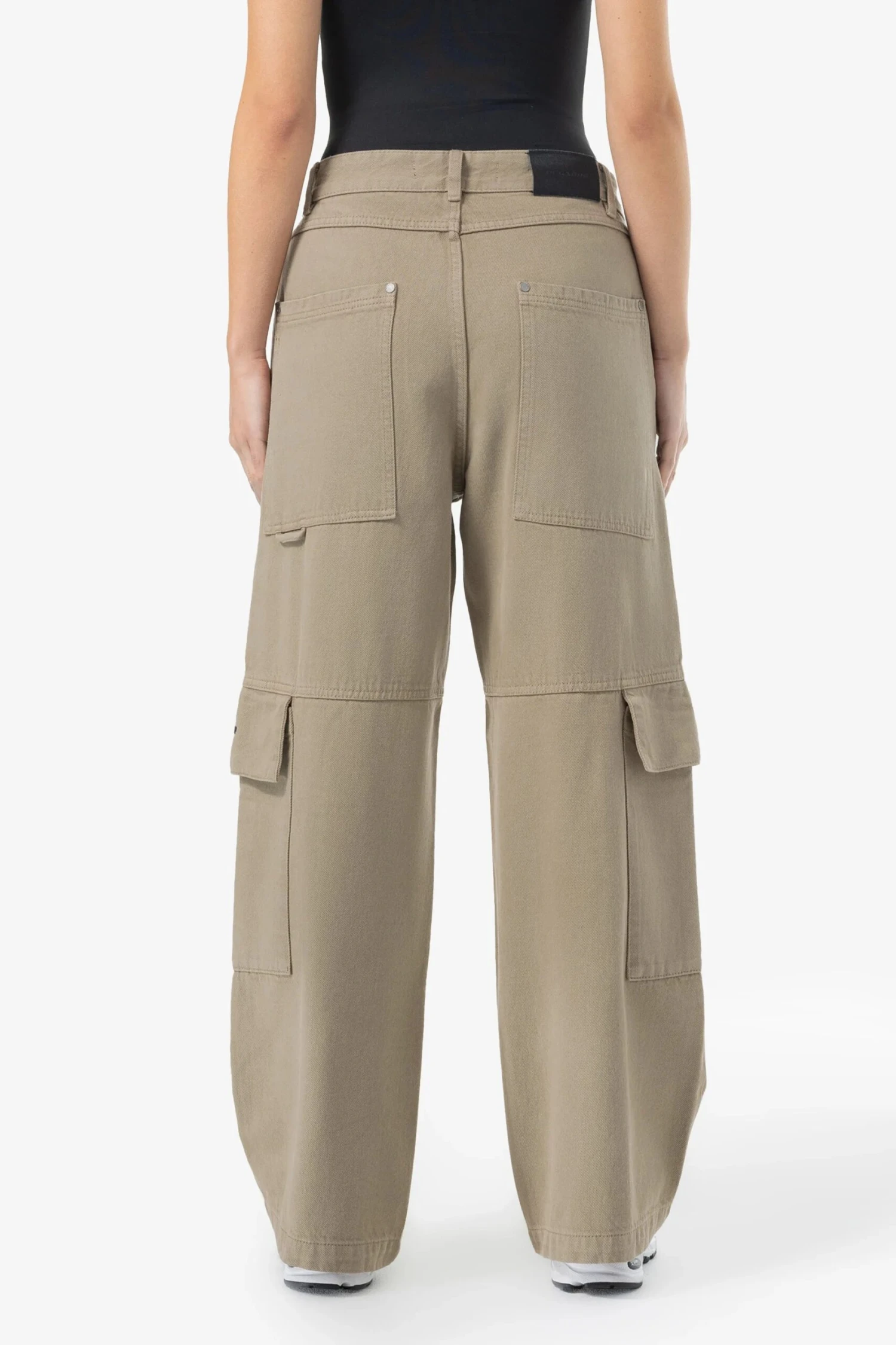 Taily Super Baggy Cargo Jeans Desert Taupe 4 Taily Super Baggy Cargo Jeans Desert Taupe - Image 4