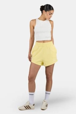 Wiluna High Waisted Sweat Shorts Washed Soft Yellow White -Pegador Sale Store PGDR 3344 585 004 Wiluna High Waisted Sweatshorts Washed Soft Yellow White 5316