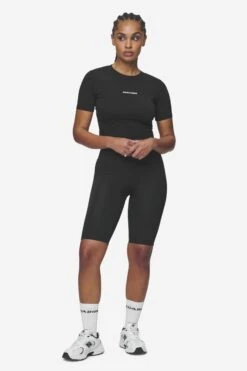 Ines Cropped Baby Tee Black White Gum -Pegador Sale Store PGDR Next Wave E COMMERCE WMNS DAY 144550